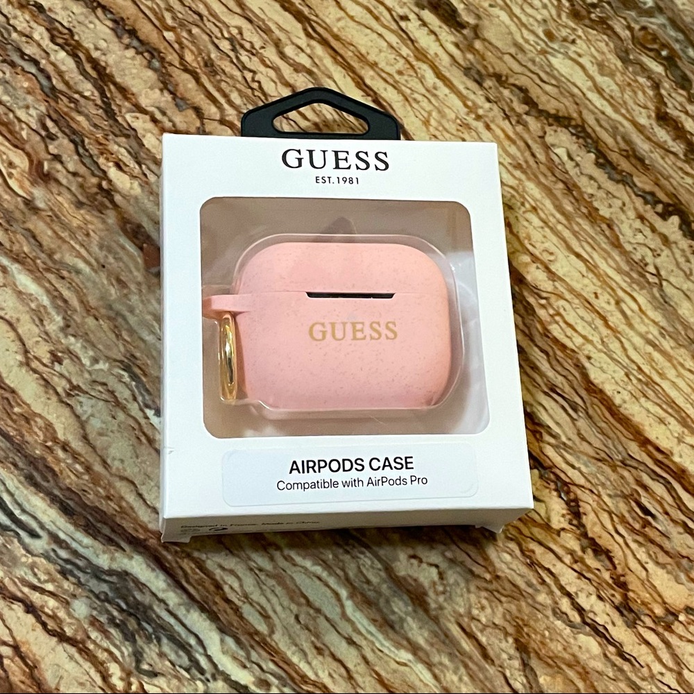 Guess - Picture 3 of 8